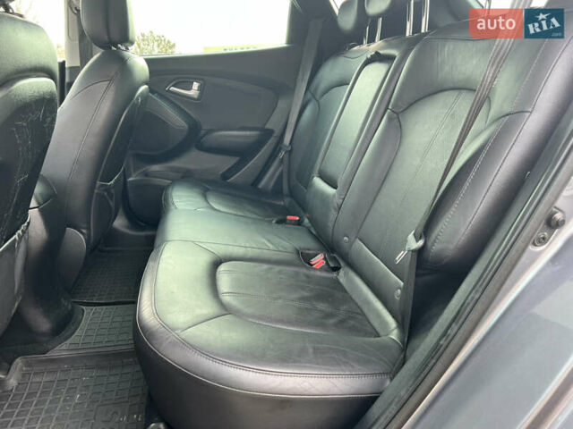 Сірий Хендай іх35, об'ємом двигуна 2 л та пробігом 178 тис. км за 11999 $, фото 18 на Automoto.ua