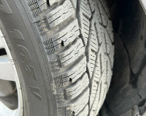 Сірий Хендай іх35, об'ємом двигуна 2 л та пробігом 178 тис. км за 11999 $, фото 25 на Automoto.ua