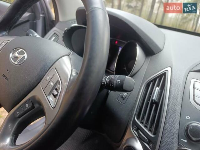 Серый Хендай их35, объемом двигателя 2 л и пробегом 193 тыс. км за 13850 $, фото 48 на Automoto.ua