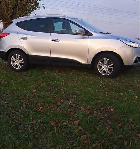 Сірий Хендай іх35, об'ємом двигуна 2 л та пробігом 208 тис. км за 14750 $, фото 16 на Automoto.ua