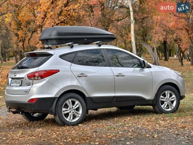 Серый Хендай их35, объемом двигателя 2 л и пробегом 107 тыс. км за 14900 $, фото 4 на Automoto.ua