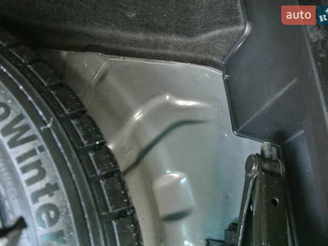 Серый Хендай их35, объемом двигателя 2 л и пробегом 187 тыс. км за 13700 $, фото 29 на Automoto.ua