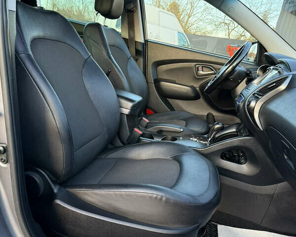 Сірий Хендай іх35, об'ємом двигуна 2 л та пробігом 230 тис. км за 14450 $, фото 38 на Automoto.ua