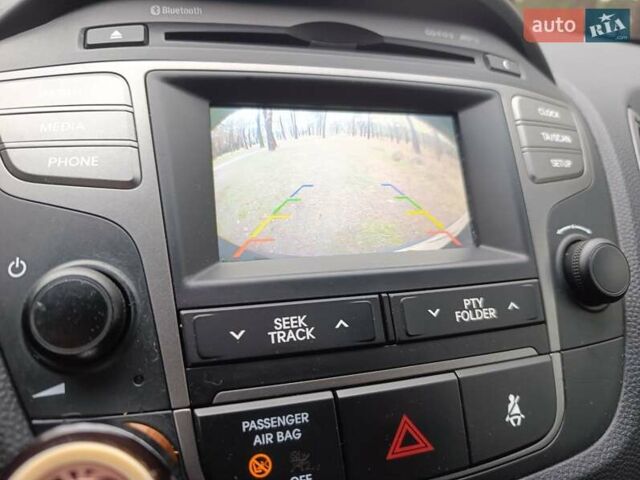 Серый Хендай их35, объемом двигателя 2 л и пробегом 193 тыс. км за 13850 $, фото 59 на Automoto.ua