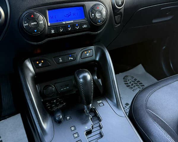 Сірий Хендай іх35, об'ємом двигуна 2 л та пробігом 230 тис. км за 14450 $, фото 33 на Automoto.ua