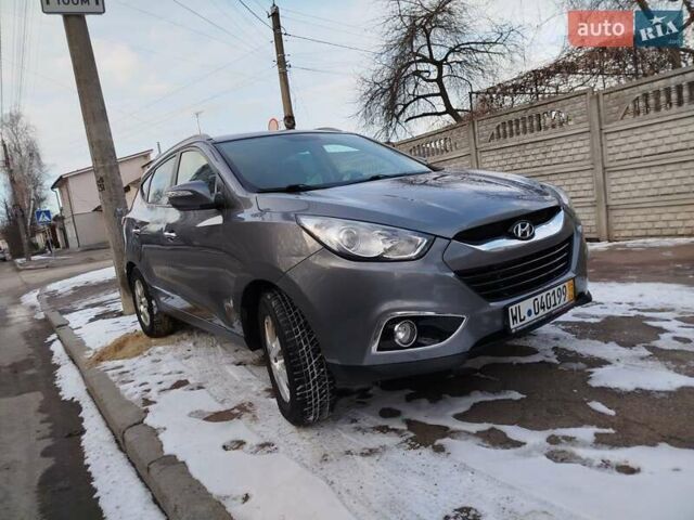 Серый Хендай их35, объемом двигателя 2 л и пробегом 258 тыс. км за 13300 $, фото 8 на Automoto.ua