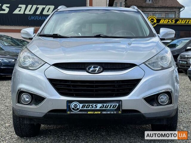 Серый Хендай их35, объемом двигателя 2 л и пробегом 192 тыс. км за 12999 $, фото 1 на Automoto.ua