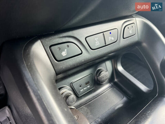 Сірий Хендай іх35, об'ємом двигуна 2 л та пробігом 178 тис. км за 11999 $, фото 10 на Automoto.ua