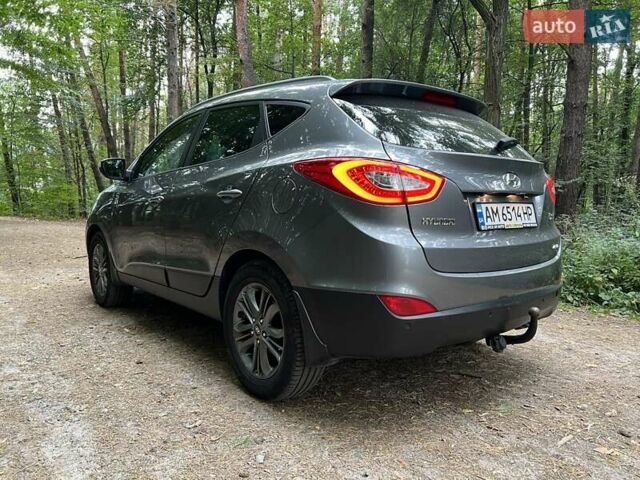 Серый Хендай их35, объемом двигателя 2 л и пробегом 239 тыс. км за 13000 $, фото 12 на Automoto.ua