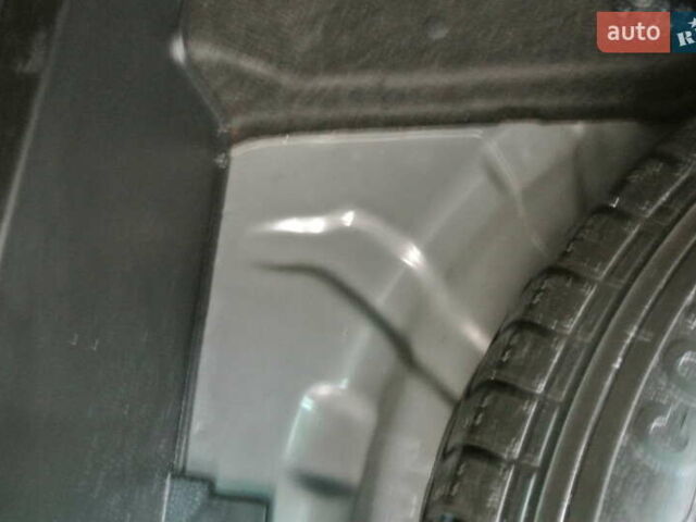 Серый Хендай их35, объемом двигателя 2 л и пробегом 187 тыс. км за 13700 $, фото 30 на Automoto.ua