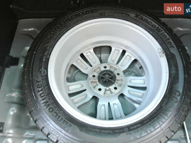 Серый Хендай их35, объемом двигателя 2 л и пробегом 187 тыс. км за 13700 $, фото 28 на Automoto.ua