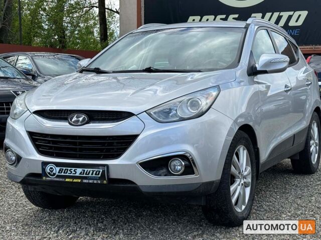 Серый Хендай их35, объемом двигателя 2 л и пробегом 192 тыс. км за 12999 $, фото 2 на Automoto.ua