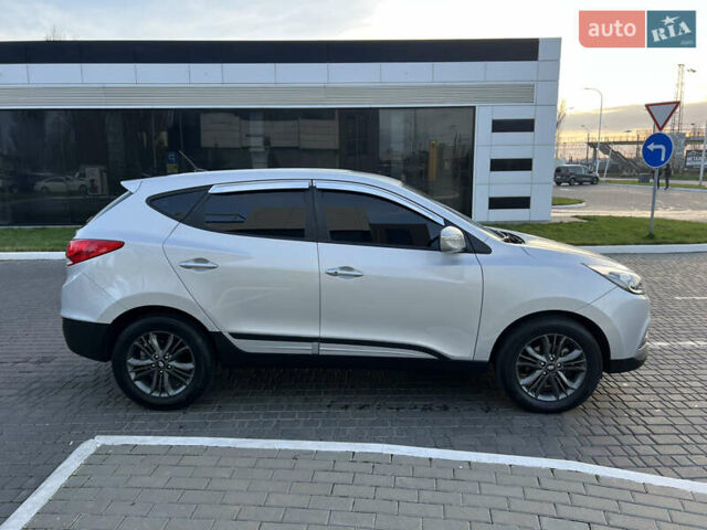 Серый Хендай их35, объемом двигателя 2 л и пробегом 168 тыс. км за 13800 $, фото 3 на Automoto.ua