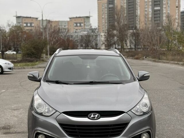 Сірий Хендай іх35, об'ємом двигуна 2 л та пробігом 205 тис. км за 12499 $, фото 1 на Automoto.ua