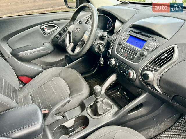 Хендай их35 2013 в Белой Церкве на Automoto.ua Серый Хендай их35, объемом двигателя 1.7 л и пробегом 231 тыс. км за 11999 $, фото 17 на Automoto.ua