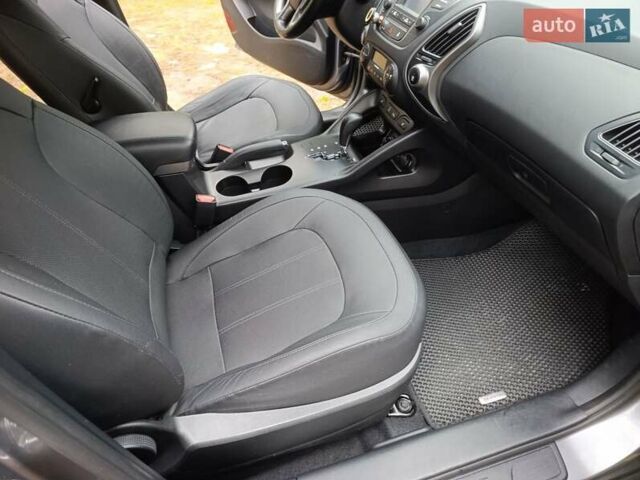 Серый Хендай их35, объемом двигателя 2 л и пробегом 193 тыс. км за 13850 $, фото 44 на Automoto.ua