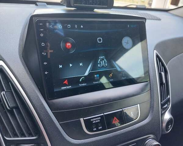 Серый Хендай их35, объемом двигателя 2 л и пробегом 144 тыс. км за 13600 $, фото 26 на Automoto.ua