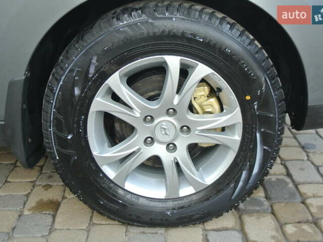 Серый Хендай их35, объемом двигателя 2 л и пробегом 187 тыс. км за 13700 $, фото 32 на Automoto.ua