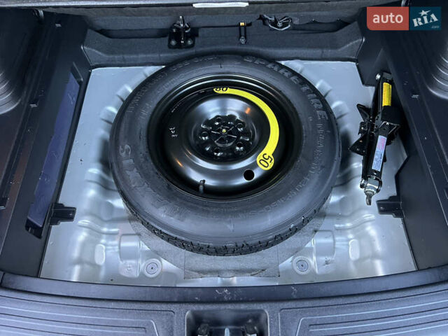 Серый Хендай их35, объемом двигателя 2 л и пробегом 168 тыс. км за 13800 $, фото 18 на Automoto.ua