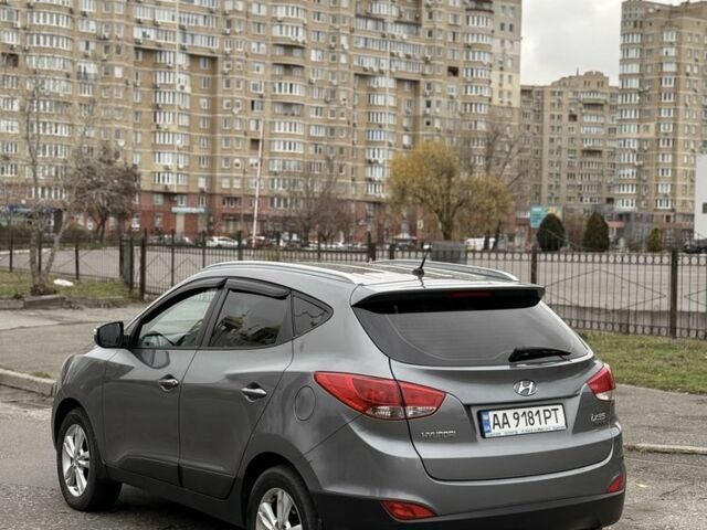 Сірий Хендай іх35, об'ємом двигуна 2 л та пробігом 205 тис. км за 12499 $, фото 5 на Automoto.ua