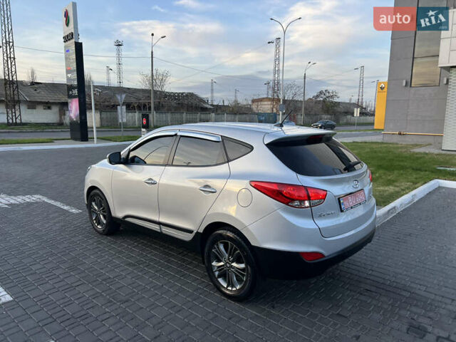 Серый Хендай их35, объемом двигателя 2 л и пробегом 168 тыс. км за 13800 $, фото 6 на Automoto.ua