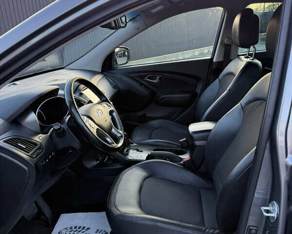 Сірий Хендай іх35, об'ємом двигуна 2 л та пробігом 230 тис. км за 14450 $, фото 27 на Automoto.ua