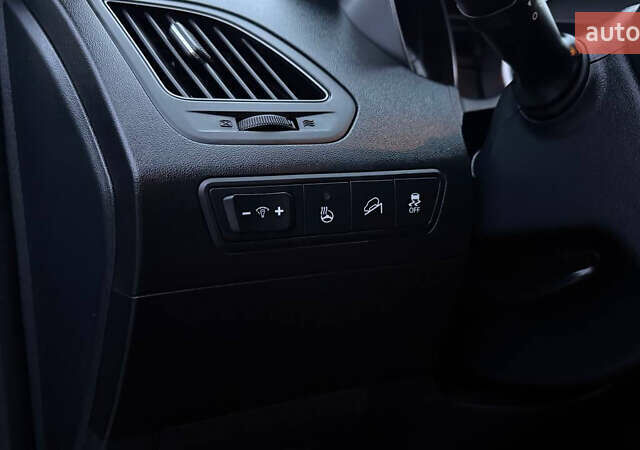 Сірий Хендай іх35, об'ємом двигуна 2 л та пробігом 240 тис. км за 13000 $, фото 16 на Automoto.ua