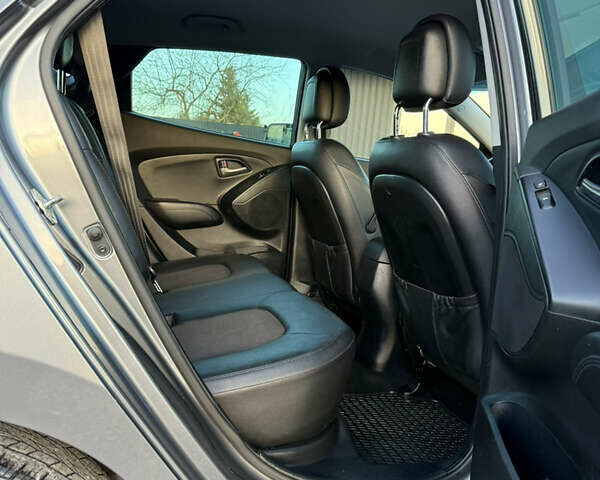 Сірий Хендай іх35, об'ємом двигуна 2 л та пробігом 230 тис. км за 14450 $, фото 37 на Automoto.ua