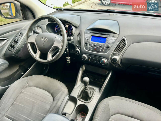 Хендай их35 2013 в Белой Церкве на Automoto.ua Серый Хендай их35, объемом двигателя 1.7 л и пробегом 231 тыс. км за 11999 $, фото 19 на Automoto.ua