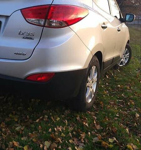 Сірий Хендай іх35, об'ємом двигуна 2 л та пробігом 208 тис. км за 14750 $, фото 2 на Automoto.ua