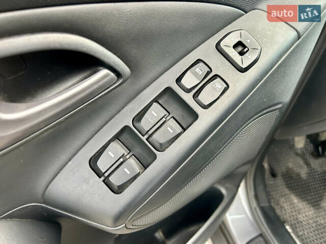 Хендай их35 2013 в Белой Церкве на Automoto.ua Серый Хендай их35, объемом двигателя 1.7 л и пробегом 231 тыс. км за 11999 $, фото 20 на Automoto.ua