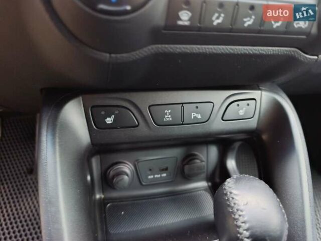 Серый Хендай их35, объемом двигателя 2 л и пробегом 193 тыс. км за 13850 $, фото 32 на Automoto.ua