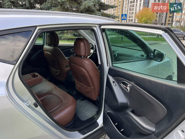 Сірий Хендай іх35, об'ємом двигуна 2 л та пробігом 253 тис. км за 13900 $, фото 27 на Automoto.ua