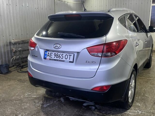 Серый Хендай их35, объемом двигателя 2 л и пробегом 3 тыс. км за 12500 $, фото 4 на Automoto.ua