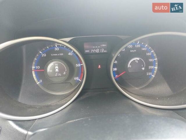 Серый Хендай их35, объемом двигателя 2 л и пробегом 144 тыс. км за 13600 $, фото 28 на Automoto.ua