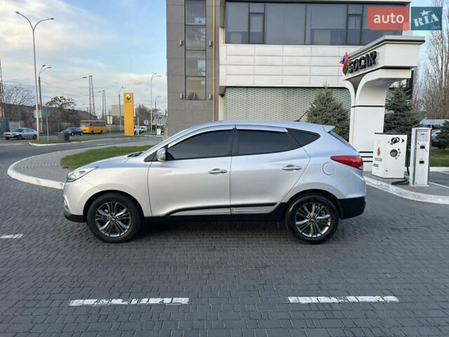 Серый Хендай их35, объемом двигателя 2 л и пробегом 168 тыс. км за 13800 $, фото 7 на Automoto.ua