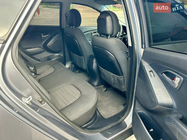 Хендай их35 2013 в Белой Церкве на Automoto.ua Серый Хендай их35, объемом двигателя 1.7 л и пробегом 231 тыс. км за 11999 $, фото 18 на Automoto.ua