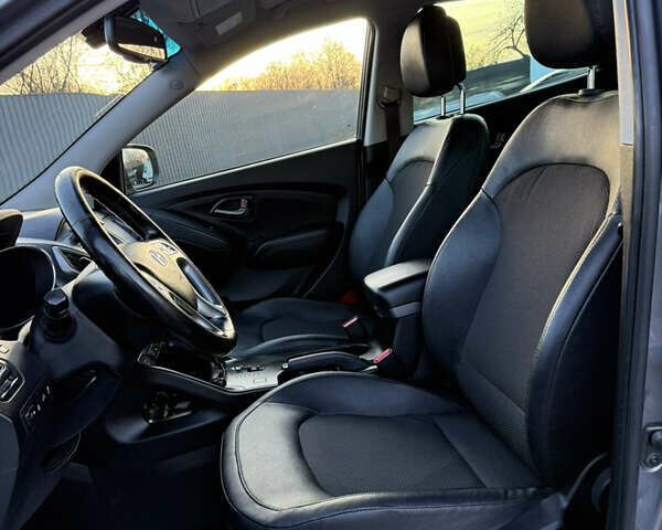 Сірий Хендай іх35, об'ємом двигуна 2 л та пробігом 230 тис. км за 14450 $, фото 28 на Automoto.ua