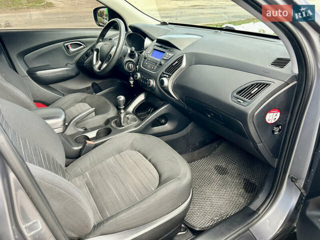 Хендай их35 2013 в Белой Церкве на Automoto.ua Серый Хендай их35, объемом двигателя 1.7 л и пробегом 231 тыс. км за 11999 $, фото 15 на Automoto.ua