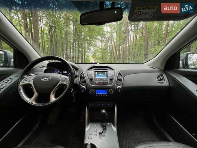Серый Хендай их35, объемом двигателя 2 л и пробегом 239 тыс. км за 13000 $, фото 20 на Automoto.ua