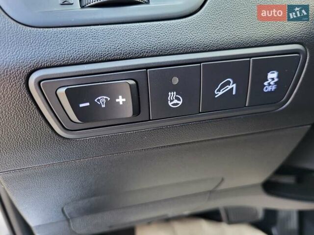 Серый Хендай их35, объемом двигателя 2 л и пробегом 221 тыс. км за 17150 $, фото 80 на Automoto.ua