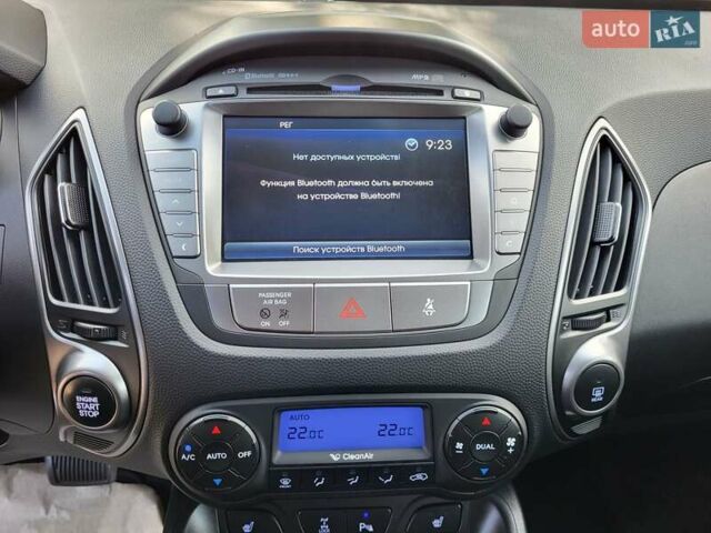 Серый Хендай их35, объемом двигателя 2 л и пробегом 221 тыс. км за 17150 $, фото 39 на Automoto.ua