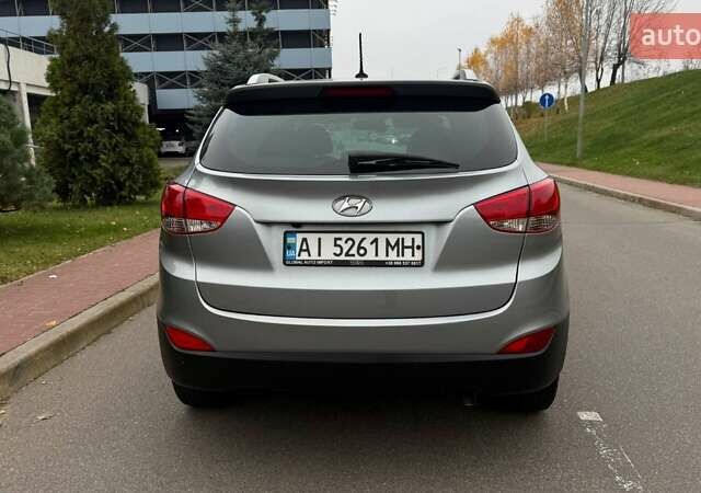 Серый Хендай их35, объемом двигателя 2.4 л и пробегом 127 тыс. км за 11650 $, фото 34 на Automoto.ua