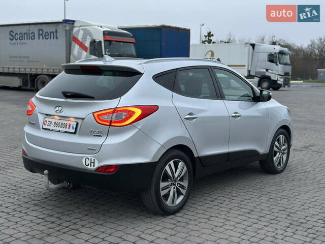 Серый Хендай их35, объемом двигателя 2 л и пробегом 180 тыс. км за 15000 $, фото 6 на Automoto.ua