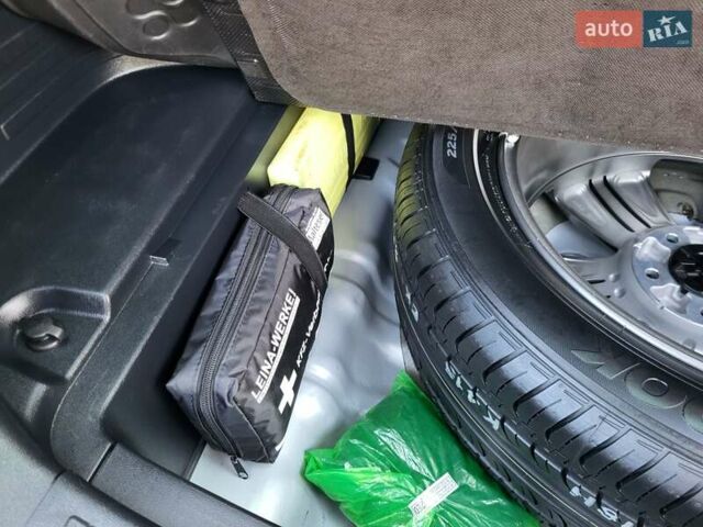 Серый Хендай их35, объемом двигателя 2 л и пробегом 221 тыс. км за 17150 $, фото 60 на Automoto.ua