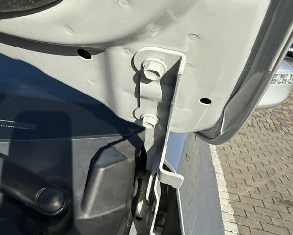 Серый Хендай их35, объемом двигателя 2 л и пробегом 187 тыс. км за 16600 $, фото 42 на Automoto.ua