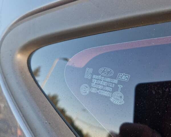 Серый Хендай их35, объемом двигателя 2 л и пробегом 138 тыс. км за 15200 $, фото 19 на Automoto.ua