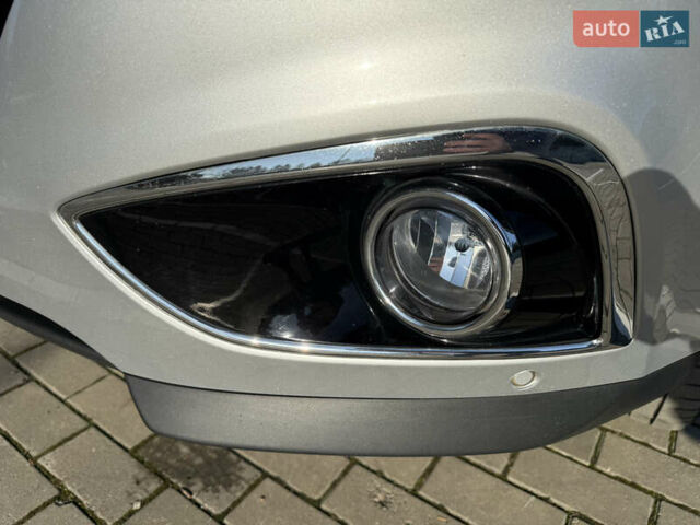 Серый Хендай их35, объемом двигателя 2 л и пробегом 187 тыс. км за 16600 $, фото 33 на Automoto.ua