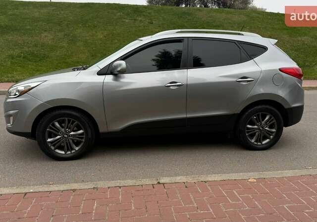 Серый Хендай их35, объемом двигателя 2.4 л и пробегом 127 тыс. км за 11650 $, фото 1 на Automoto.ua