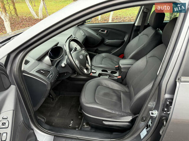 Серый Хендай их35, объемом двигателя 2 л и пробегом 124 тыс. км за 16850 $, фото 67 на Automoto.ua